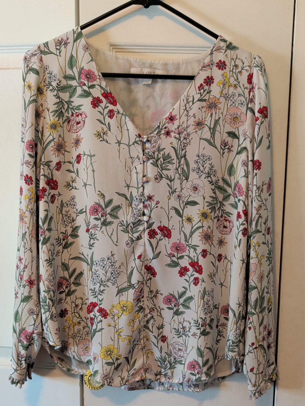 LOFT Cream Floral V-Neck Button-Front Blouse